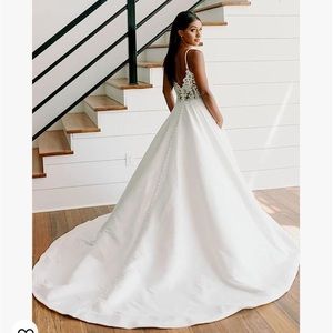 Wedding dress